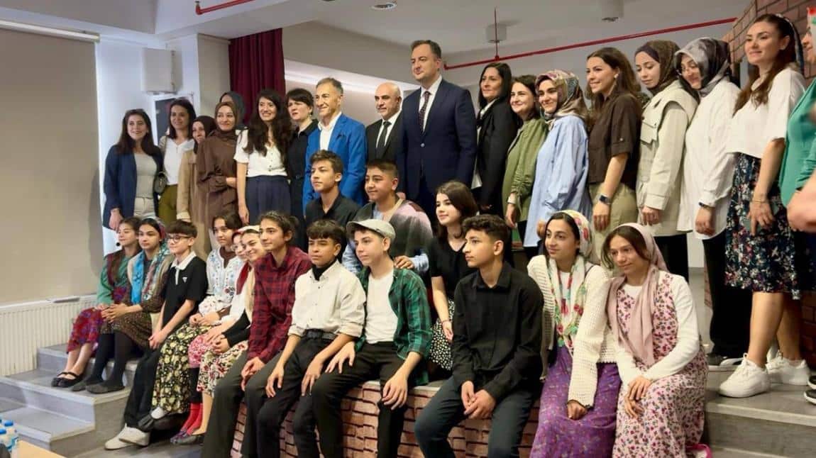 TAŞ ÇORBASI TİYATROSU